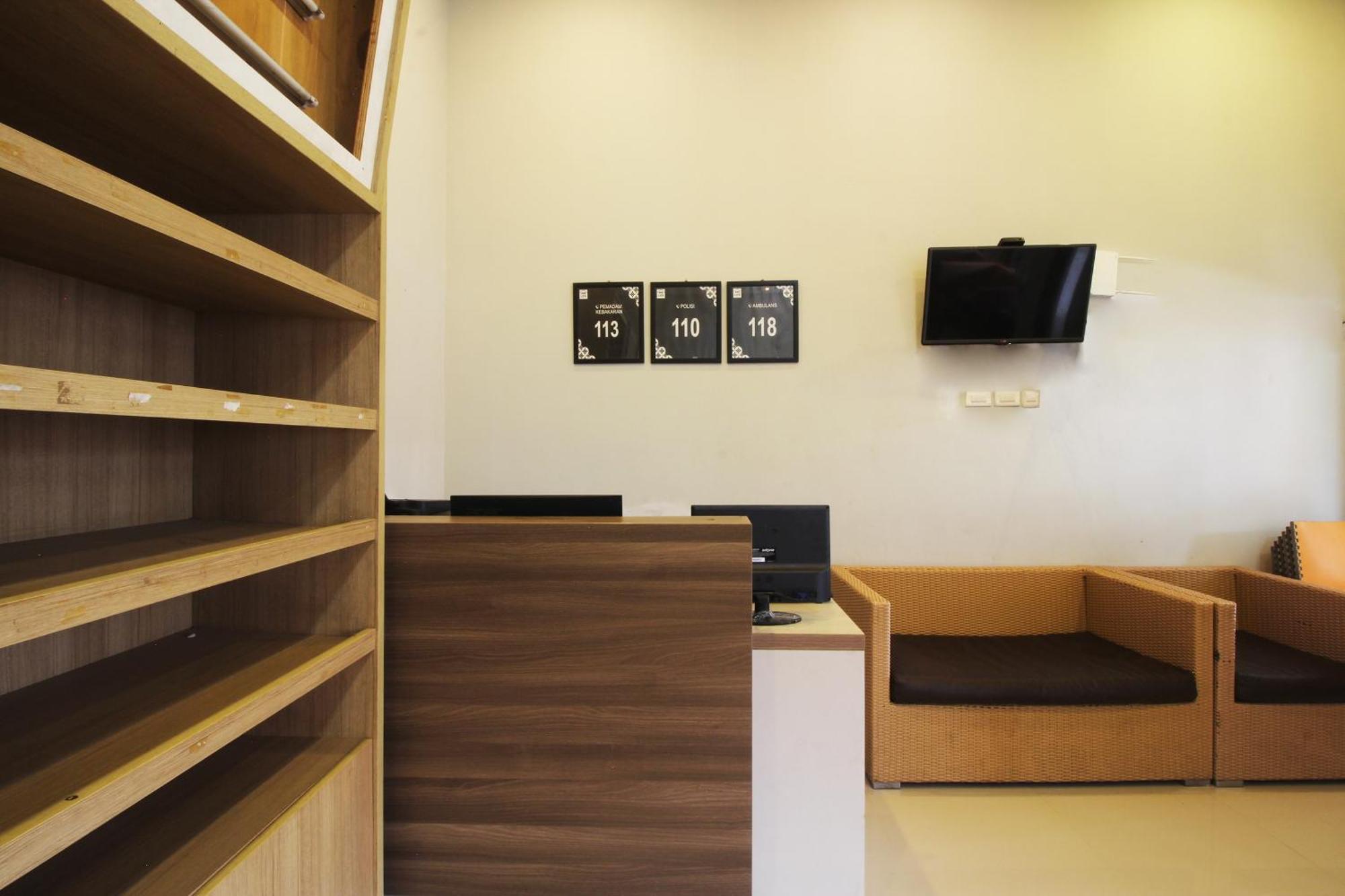 OYO Life 2273 Pratama Homestay Bandar Lampung Bagian luar foto