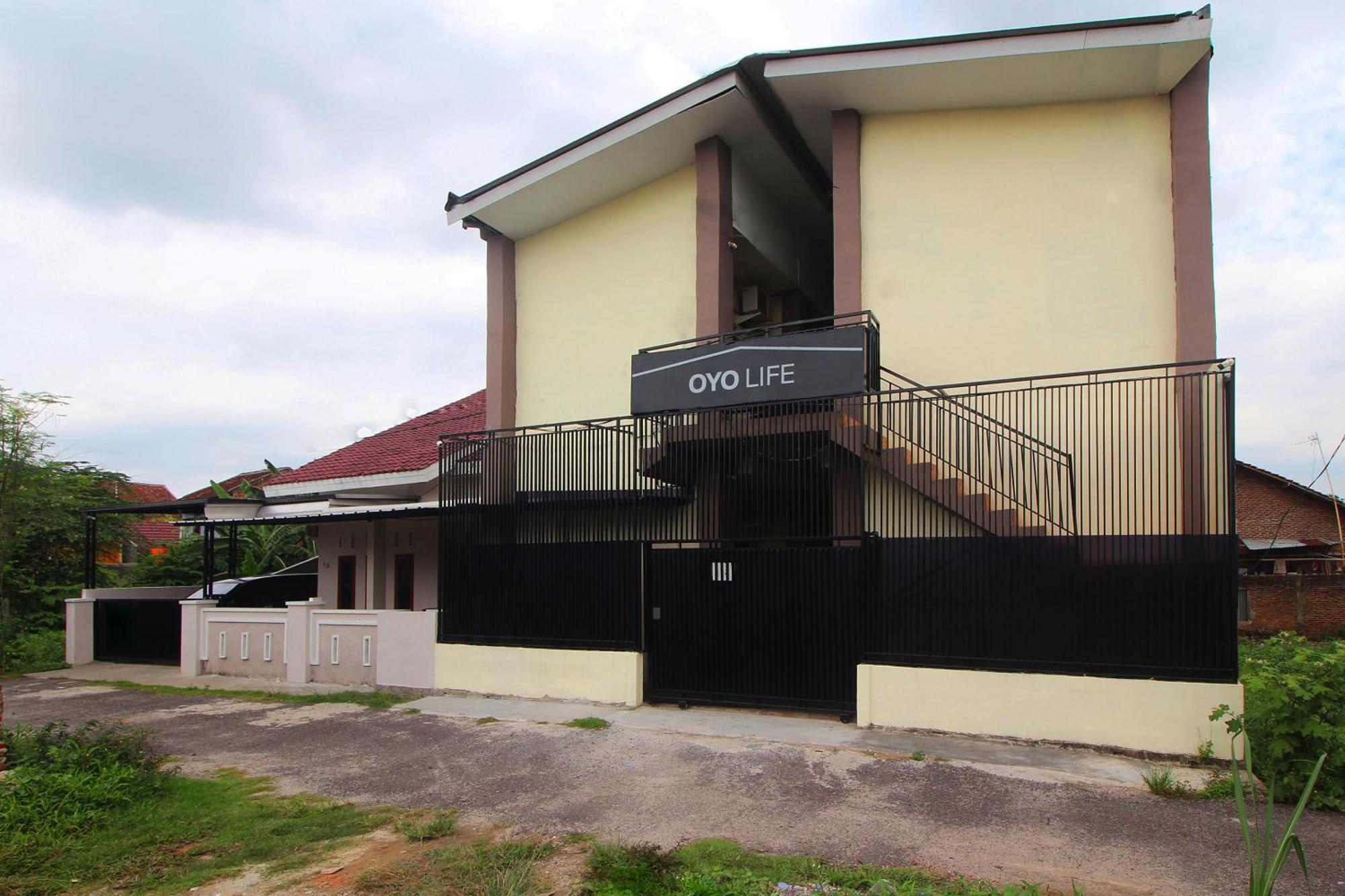 OYO Life 2273 Pratama Homestay Bandar Lampung Bagian luar foto