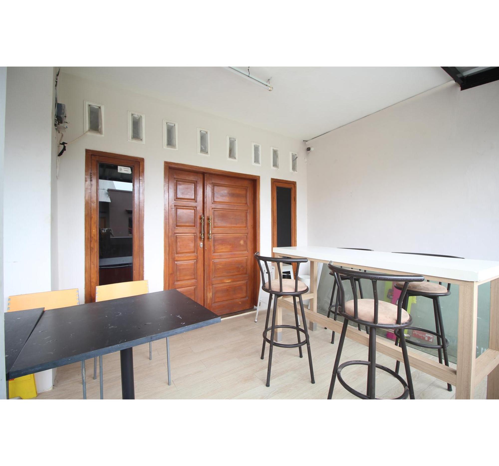OYO Life 2273 Pratama Homestay Bandar Lampung Bagian luar foto